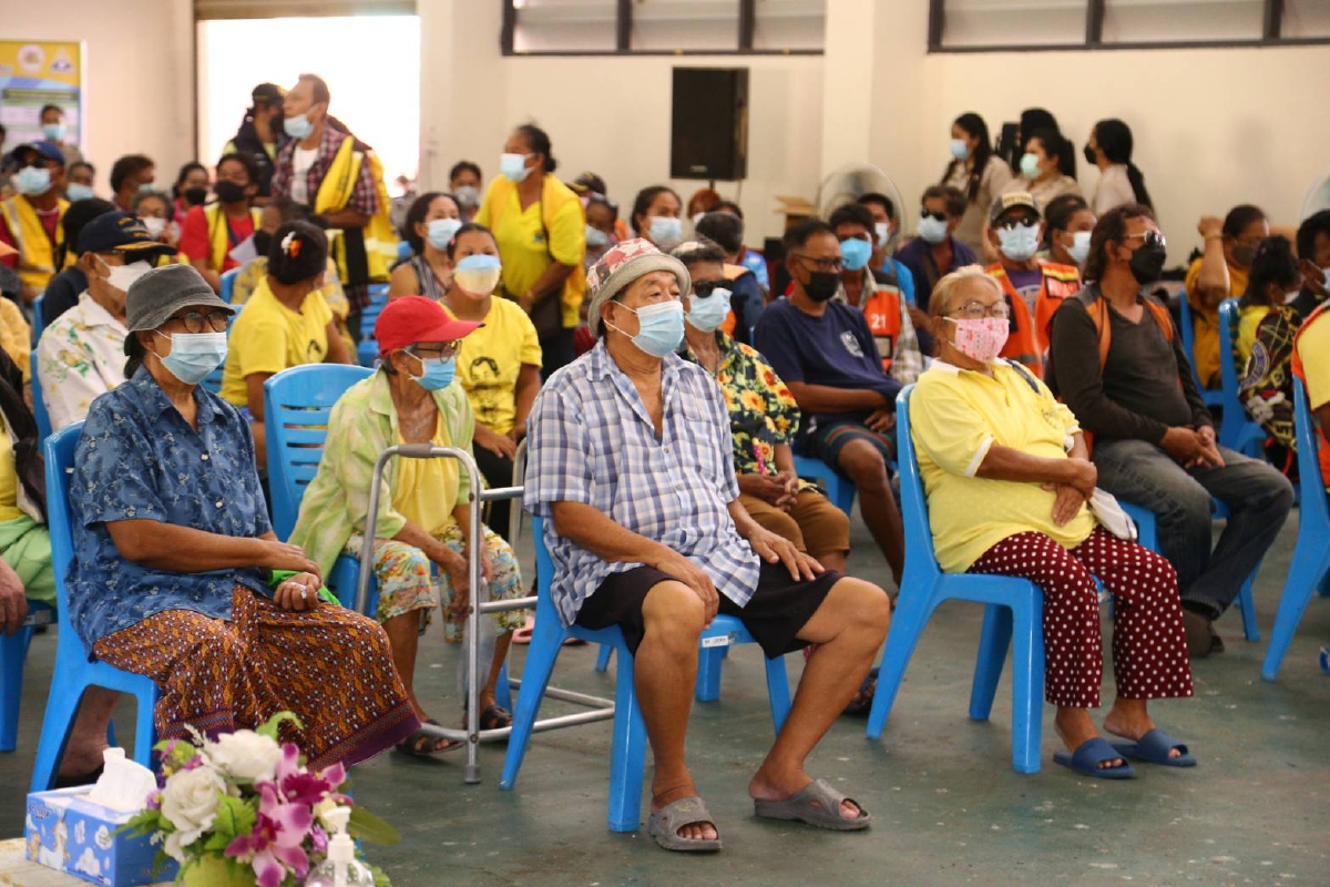 แรงงาน 1 ตรวจเยี่ยมรับสมัคร"ประกันสังคม ม.40" เกาะสีชัง เร่งทันรับเงิน 24 ส.ค