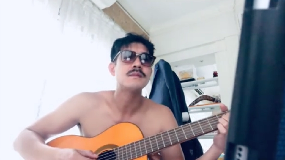 "เวียร์ ศุกลวัฒน์" จับกีตาร์ ส่งเพลงให้คนคิดถึงบ้าน