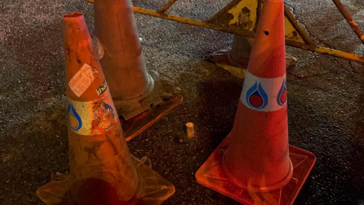 รอเก็บกู้ พบวัตถุคล้ายระเบิด 3 ลูก ตกอยู่ย่าน "อนุสาวรีย์ชัยสมรภูมิ"