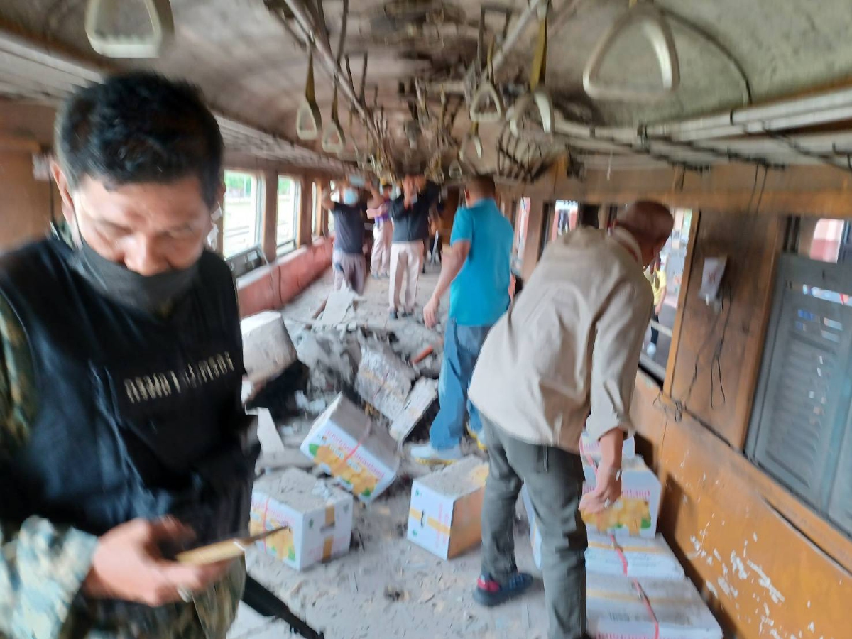 ด่วน "รถไฟ"ขบวนพิเศษถูกลอบวางระเบิด-ยิงซ้ำตู้พนักงาน