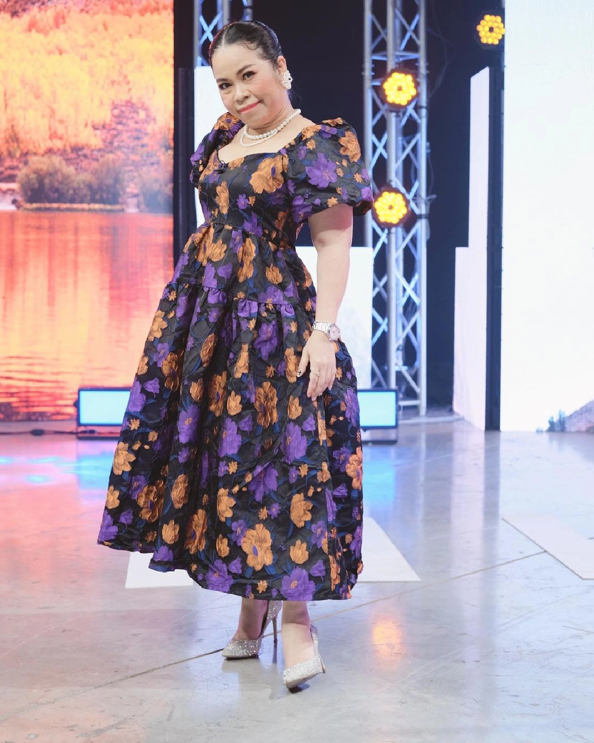 แซว "ตุ๊กกี้ สุดารัตน์" แฟนคลับสงสัย ดูมีน้ำมีนวลผิดปกติ