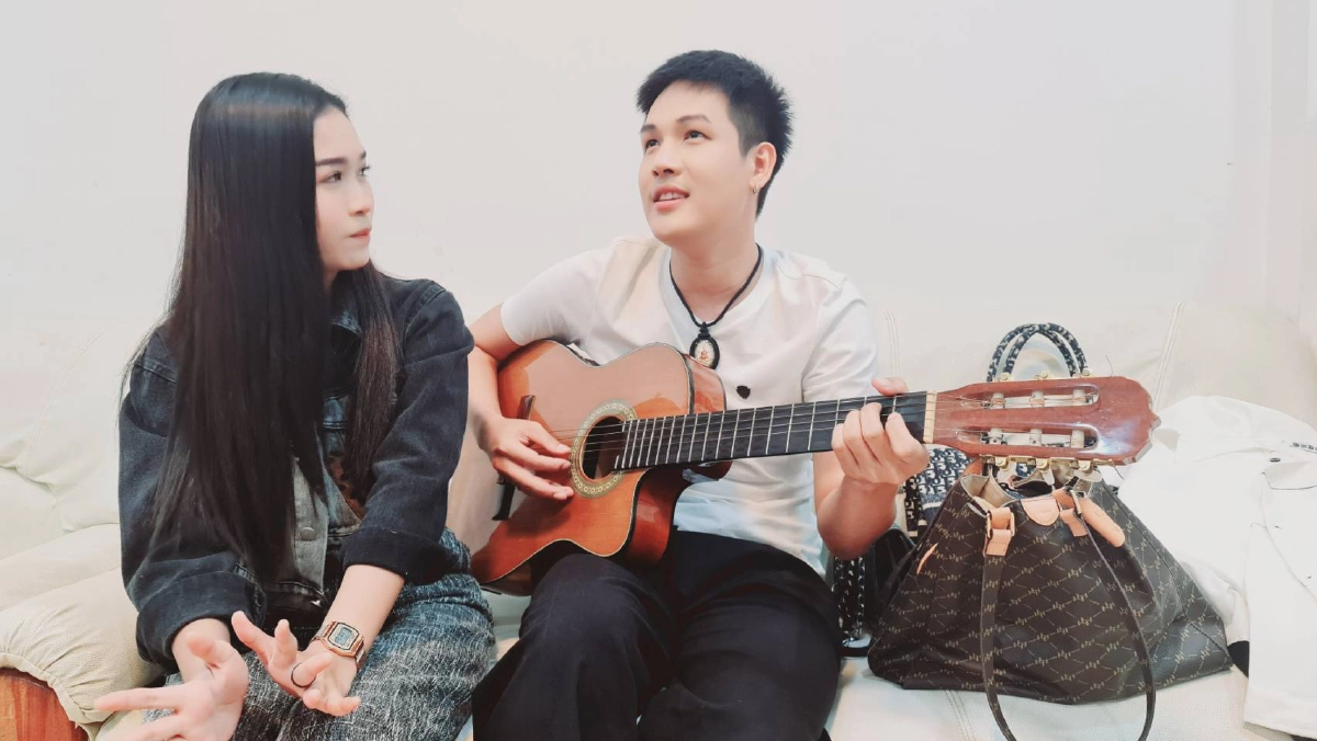 ลือ “เบลล์ - ลำเพลิน” แอบปลูกต้นรักฝ่ายชาย โผล่ให้กำลังใจ กลางห้องอัด
