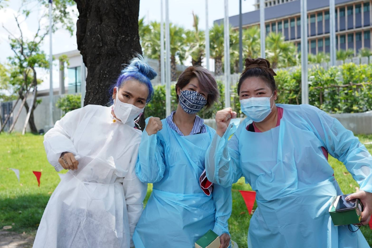 ตัวแทนกลุ่มอาชีพ"เสริมความงาม" ยื่นหนังสือร้องคลายล็อก เยียวยา ฉีดวัคซีน