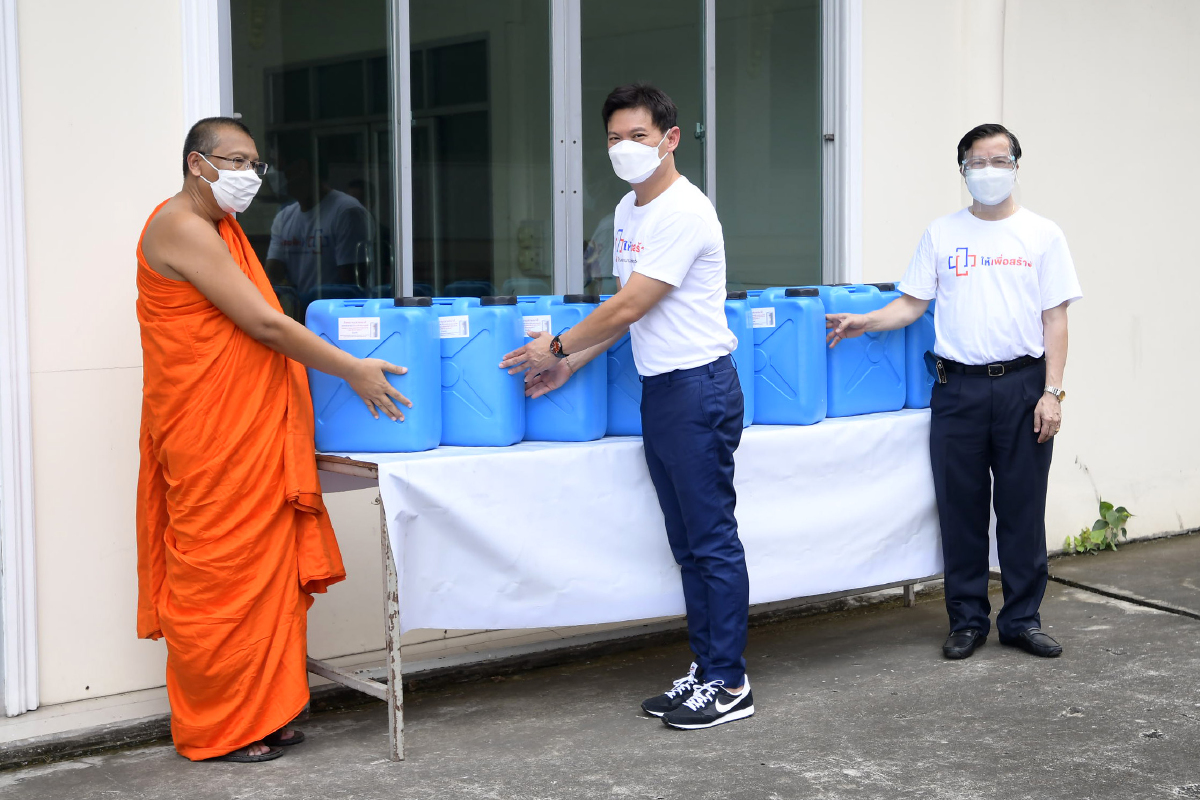 "สจล.” ลงพื้นที่แจกจ่าย "ATK" 2 หมื่นชุดให้ประชาชน
