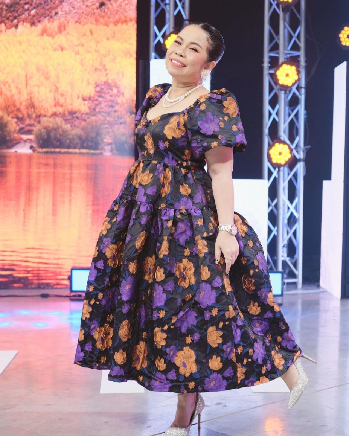 แซว "ตุ๊กกี้ สุดารัตน์" แฟนคลับสงสัย ดูมีน้ำมีนวลผิดปกติ