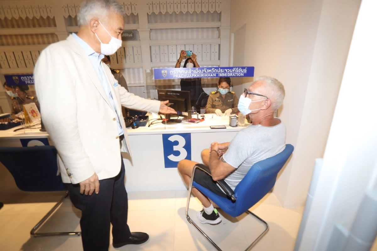 ครบจบที่เดียว "สุวัจน์" เปิดศูนย์บริการภาครัฐ รองรับ “หัวหิน รีชาร์จ”