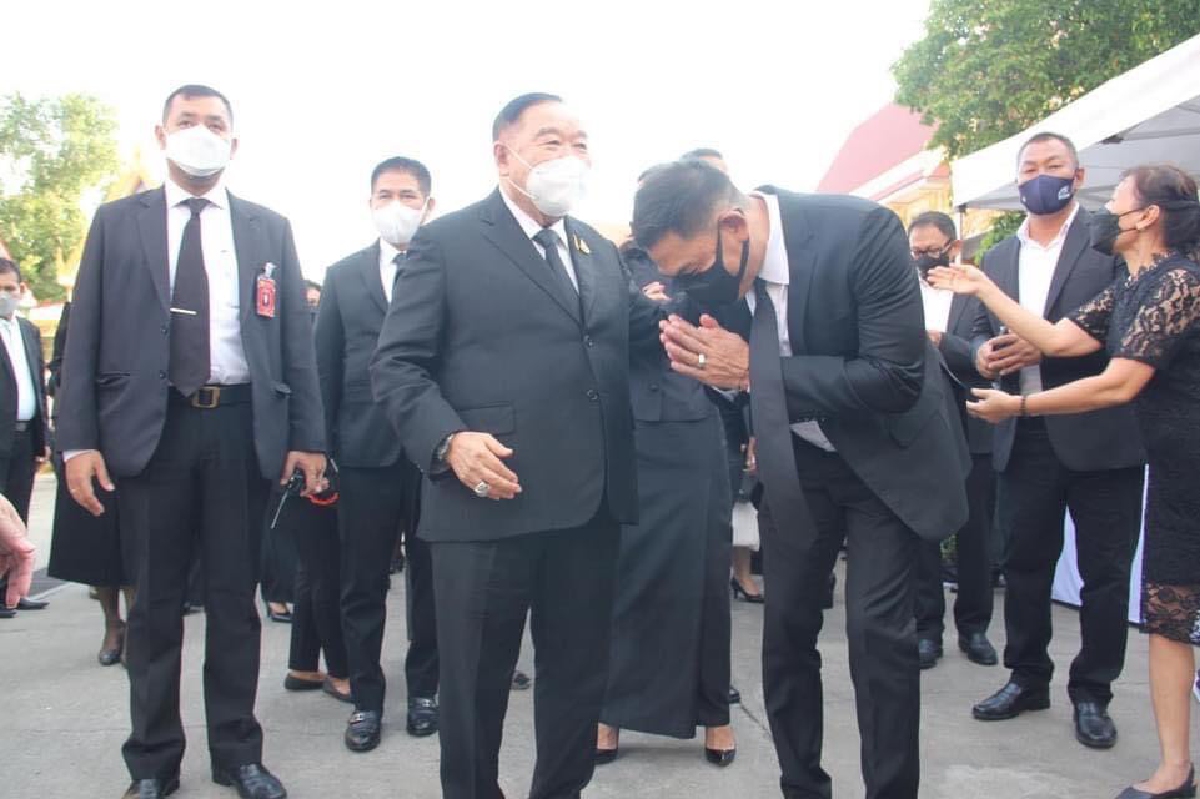 เสี่ยเอ๋ ต้อนรับ พล.อ.ประวิตร