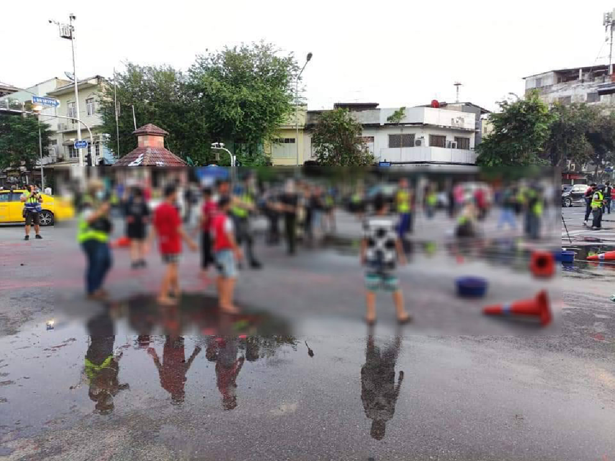 "ทะลุฟ้า" รวมตัว "แยกนางเลิ้ง" หวังเดินเท้ามุ่งทำเนียบเจอ คฟ.ฉีดน้ำสกัด