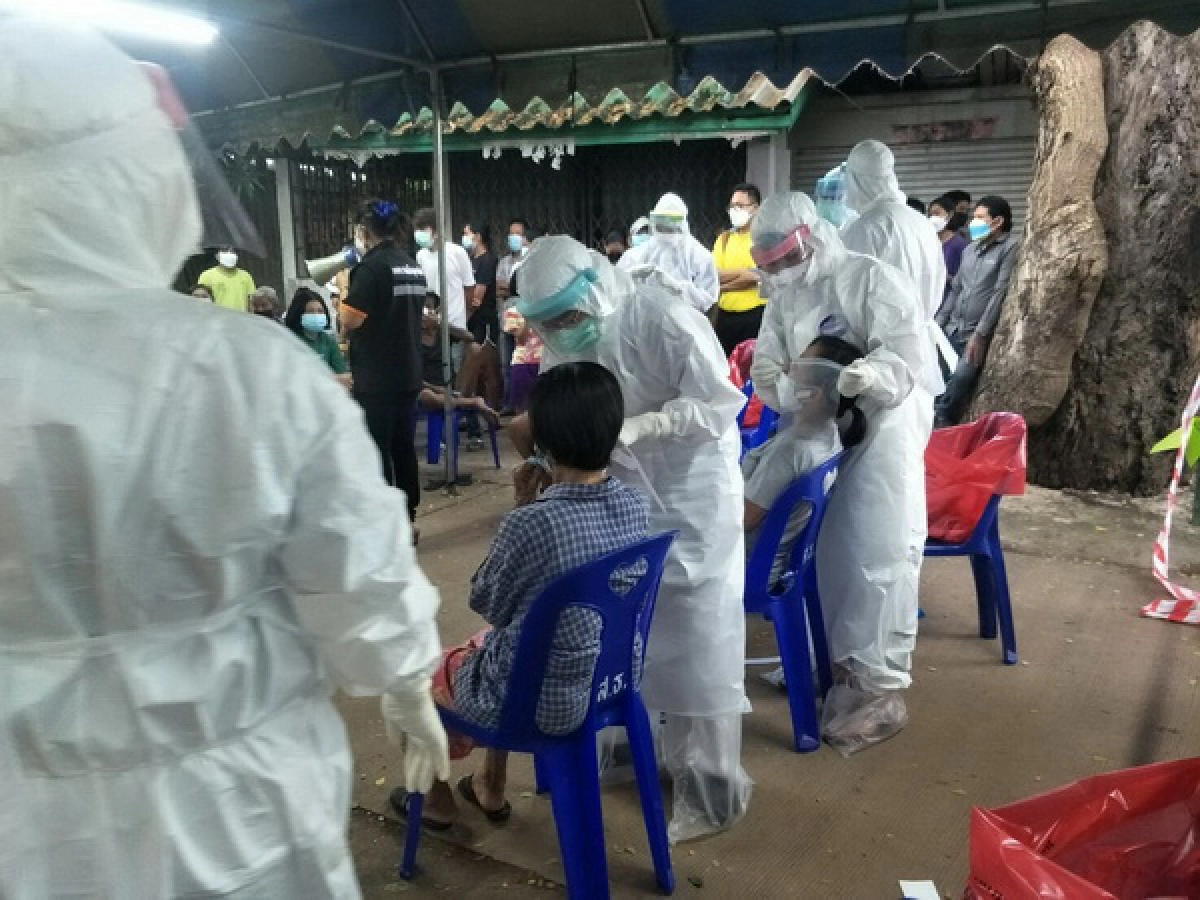 เร่งตรวจเพิ่ม "คลัสเตอร์" ใหญ่กลางเมือง "อุตรดิตถ์" ปิดชุมชน 14 วัน