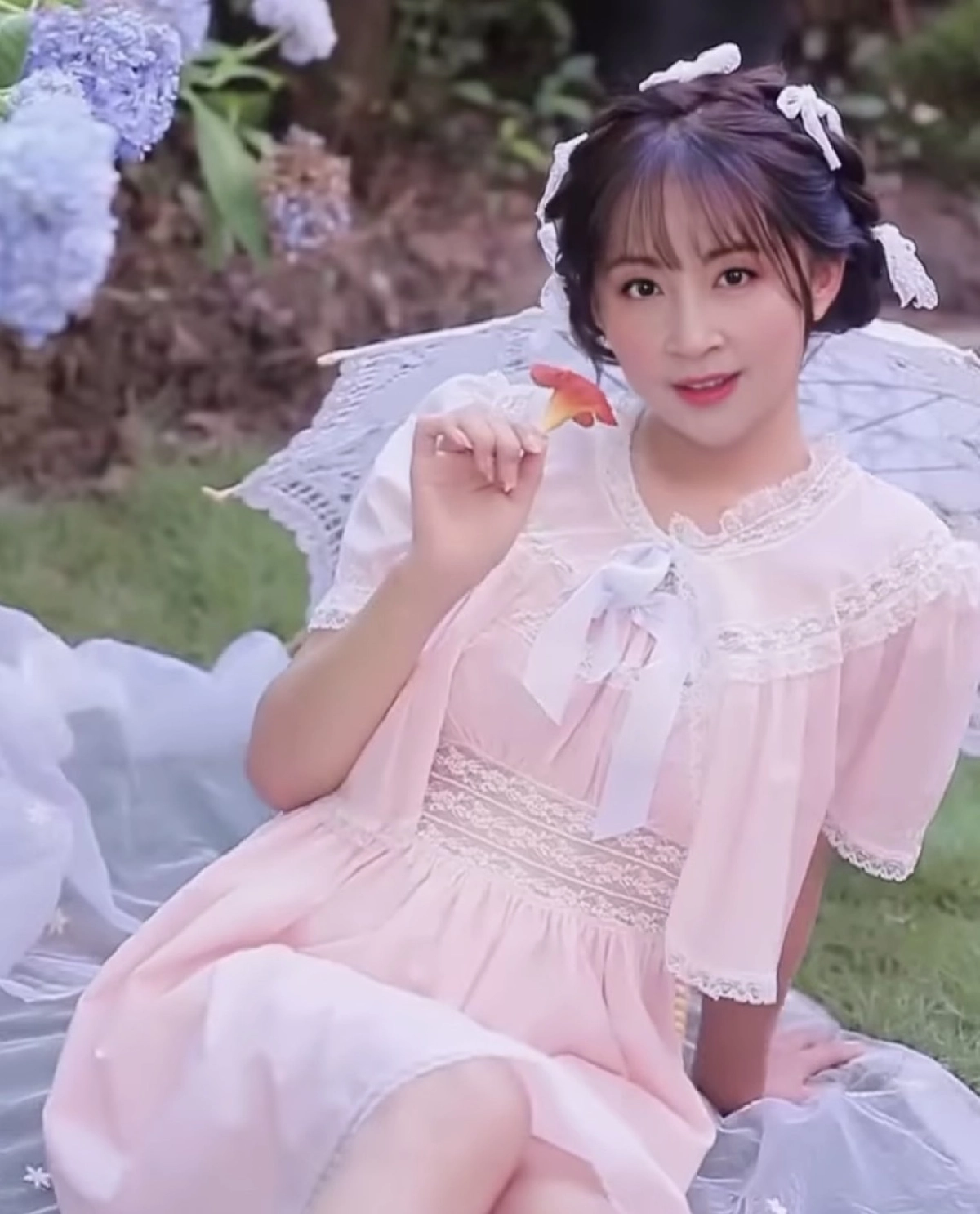 เปิดภาพ “กวาง กมลชนก-น็อต นุติ” ในมุมใสๆวัยกระเตาะ ที่หาดูได้ยาก