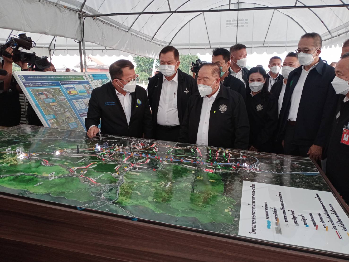 "พล.อ.ประวิตร" ลงอยุธยา ช่วยชาวบ้านแก้น้ำท่วม เร่งรัด10 มาตรการรับมือฤดูฝน