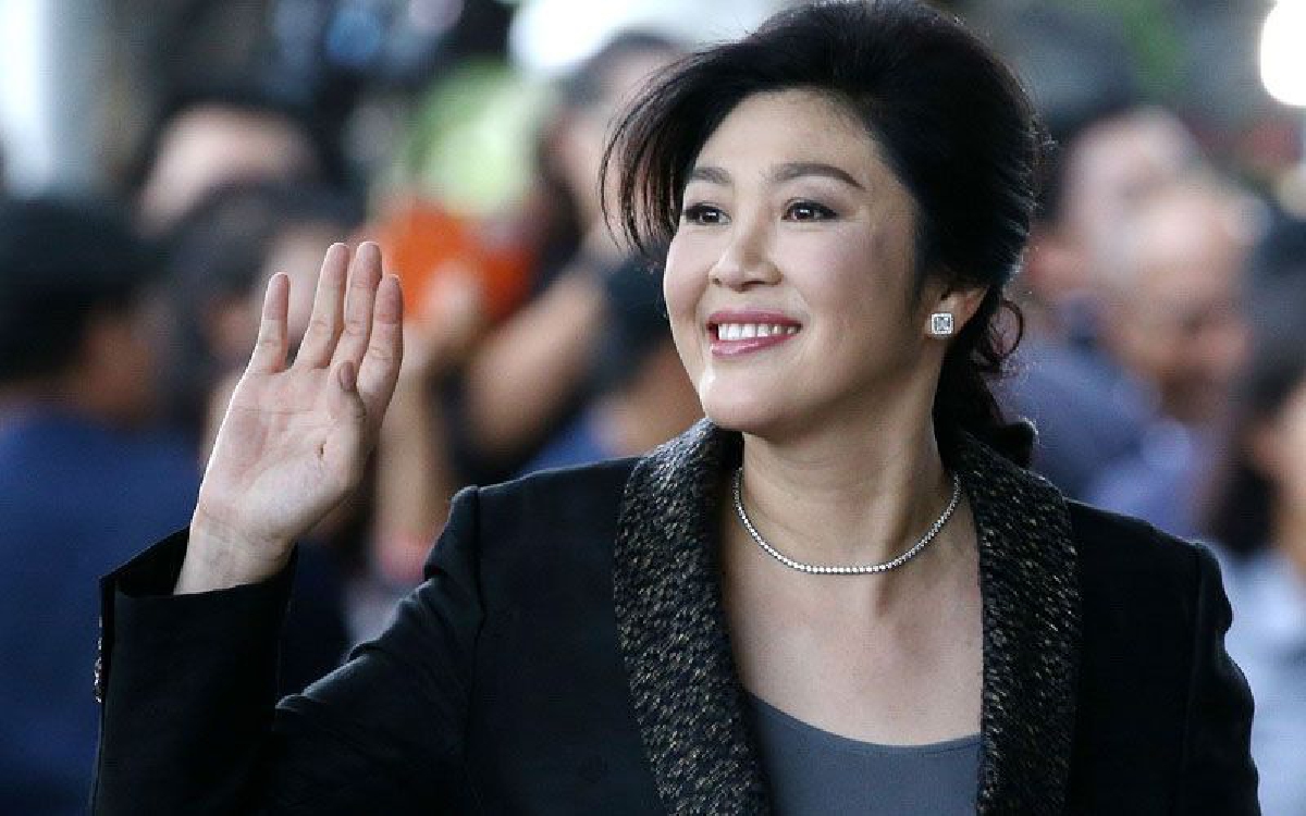 ยิ่งลักษณ์  ชินวัตร อดีตนายกฯ น้องสาวทักษิณ เป็นอีกหนึ่งผู้นำหญิงหนีตามพี่ชายไปอยู่ต่างแดนจากคดีทุจริต