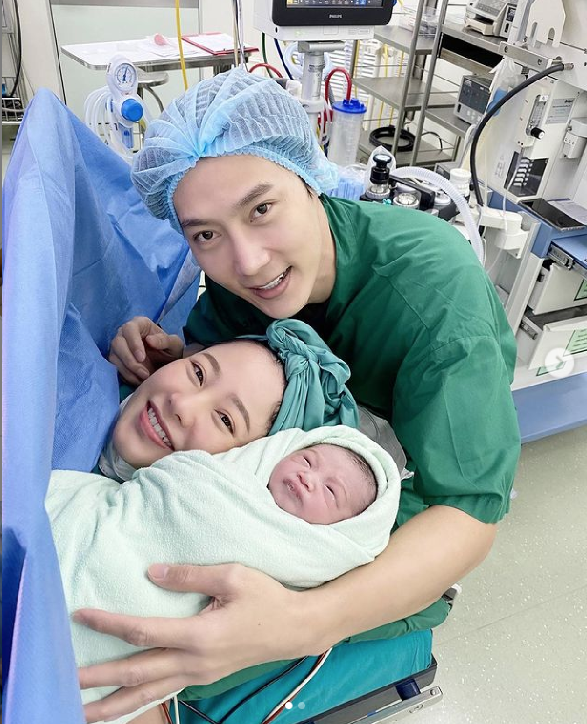 “ต๊ะ วริษฐ์” คุณพ่อป้ายแดงโพสต์ซึ้งภรรยา คลอดแล้ว ลูกคนแรก