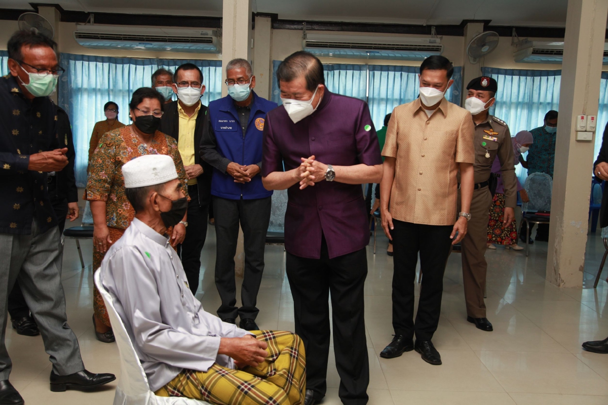 รมช.มหาดไทย มอบโฉนดที่ดิน