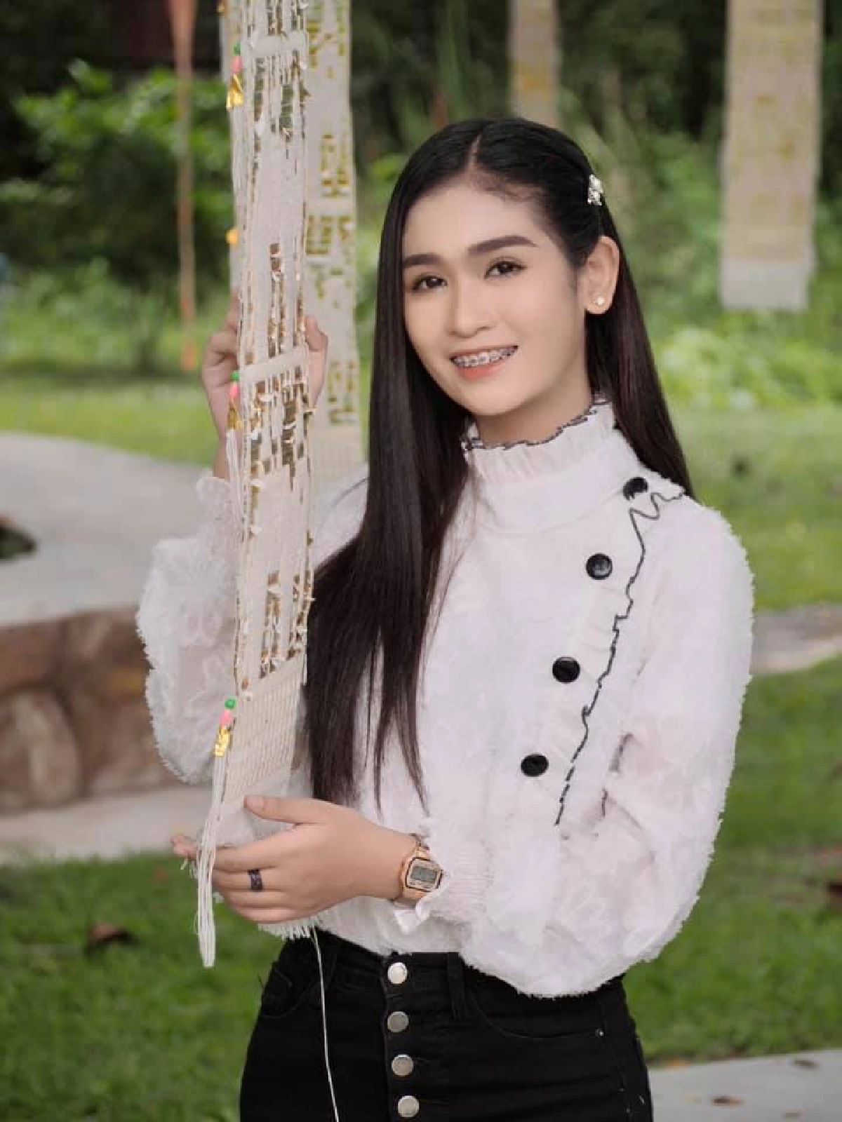 อินจัด "เบลล์ นิภาดา"  น้ำตาท่วมจอ ในเพลงใหม่ล่าสุด