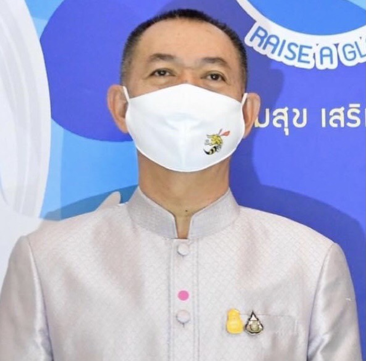 แชมป์ไว้วางใจ "เฉลิมชัย" คนเพื่อนเยอะ ยี่ห้อคำไหนคำนั้น