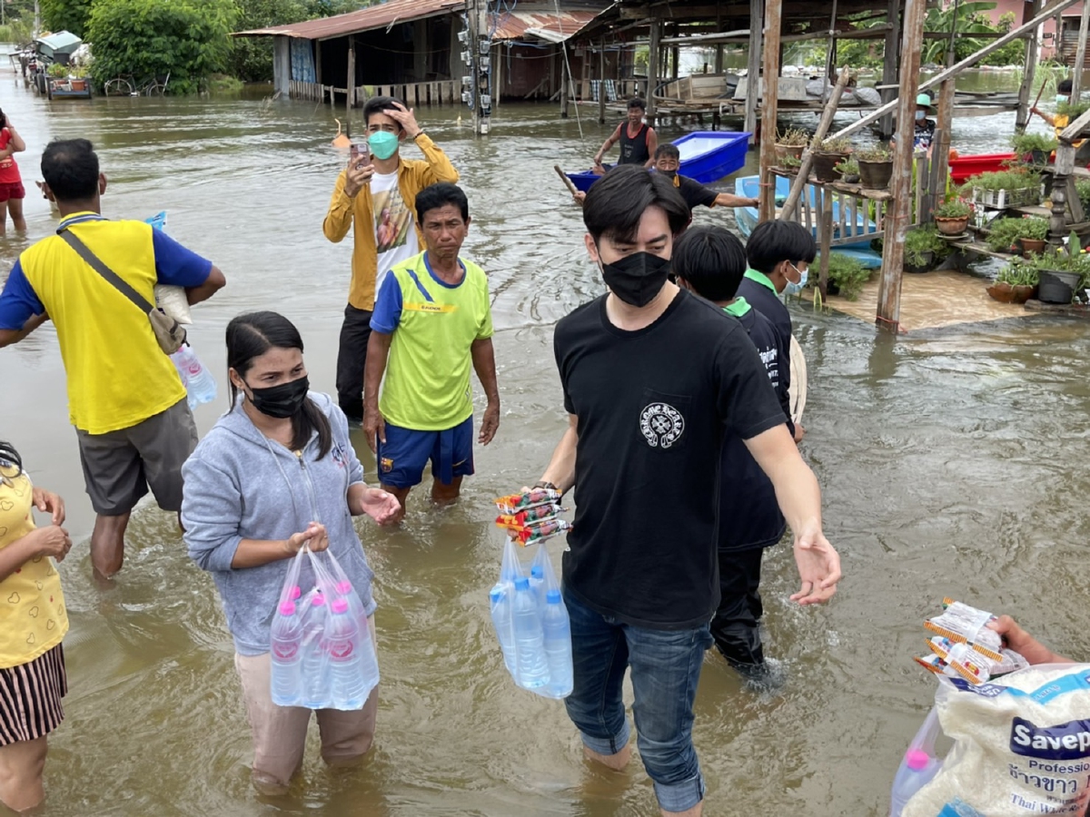 "ไทยสร้างไทย" ลุยน้ำท่วมสุโขทัย ช่วยปชช.วอนรัฐเร่งแก้น้ำท่วมซ้ำซาก