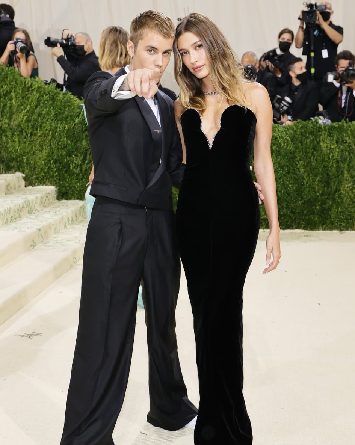 20 \"นางแบบโลก\" สุดปังบนพรมแดง Met Gala 2021