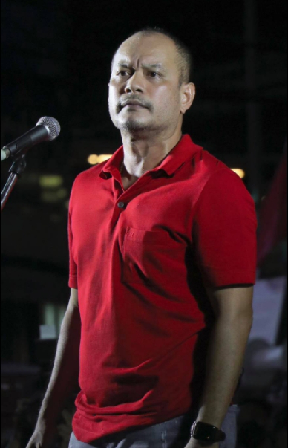 "ณัฐวุฒิ" ขอเคลียร์หมายจับ ประกาศหยุดชุมนุมวันนี้