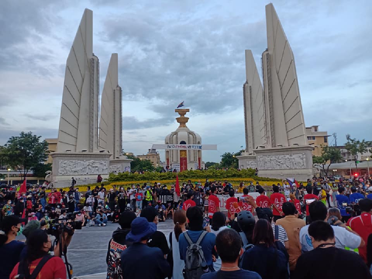 เดือน"ตุลาอาถรรพ์" จ้องเขย่าซ้ำเก้าอี้นายกฯ ลุงตู่