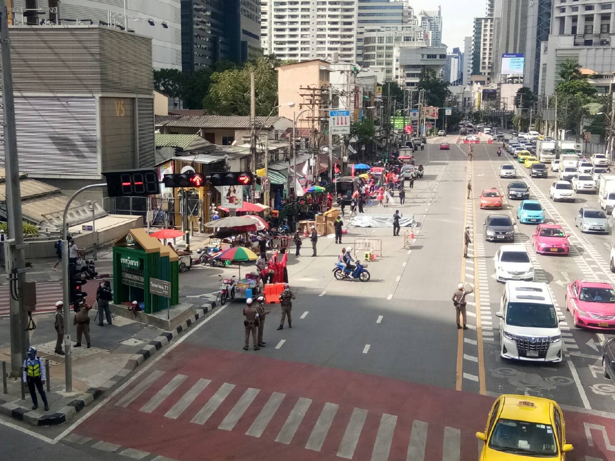 มาตามนัด "คาร์ม็อบ 6 กันยา" รวมตัวแยกราชประสงค์ มุ่งแยกอโศก