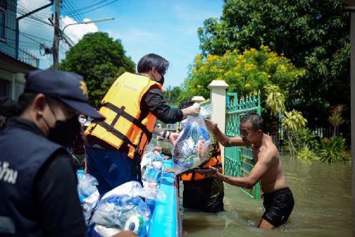 "เนชั่นปันน้ำใจ...ช่วยภัยน้ำท่วม" 