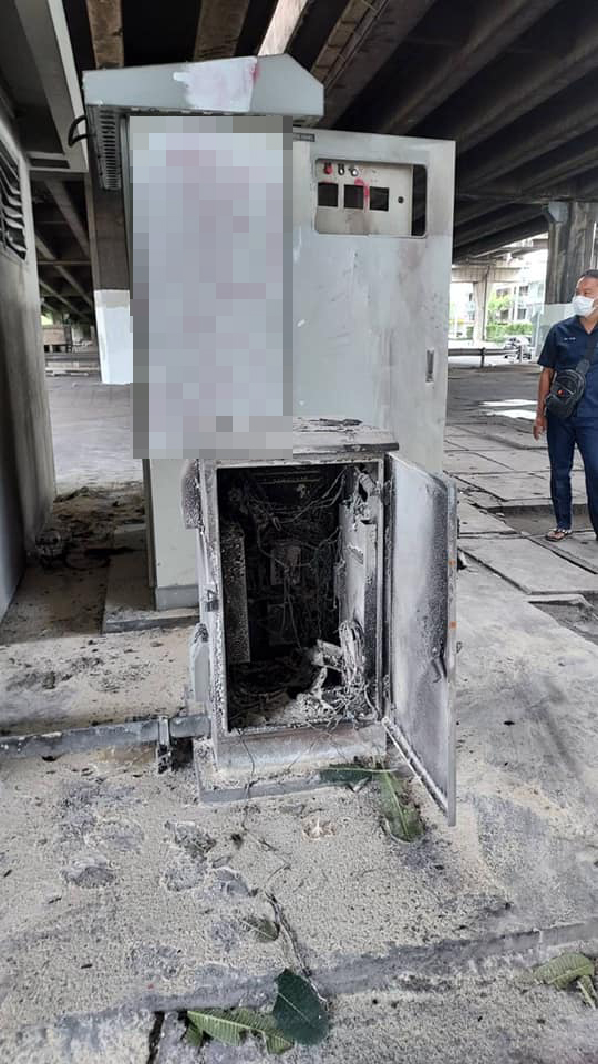 ม็อบเผาทำลายตู้ควบคุมอุโมงค์ใต้ดิน"แยกดินแดง"หวั่นเกิดอุบัติเหตุ