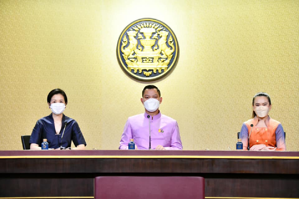 "ลิซ่า" ทำฮือฮากลางครม. "ลุงตู่" เอ่ยปากสุดปลื้มชื่นชมพร้อมให้การสนับสนุน