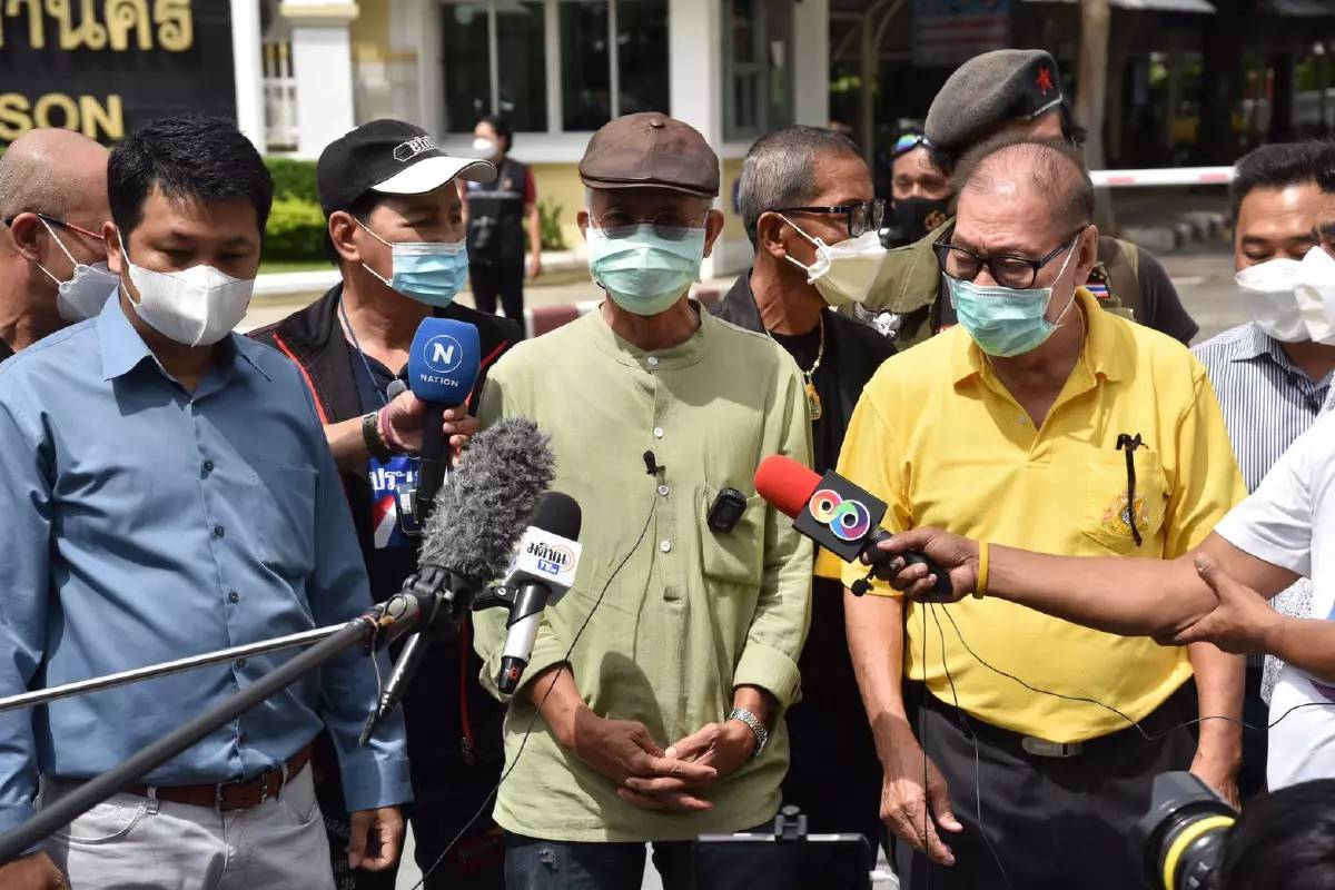 "จตุพร พรหมพันธุ์" วืดอิสรภาพ โดนอายัดตัว คดีบุกบ้านป๋าเปรม กองเชียร์รอเก้อ