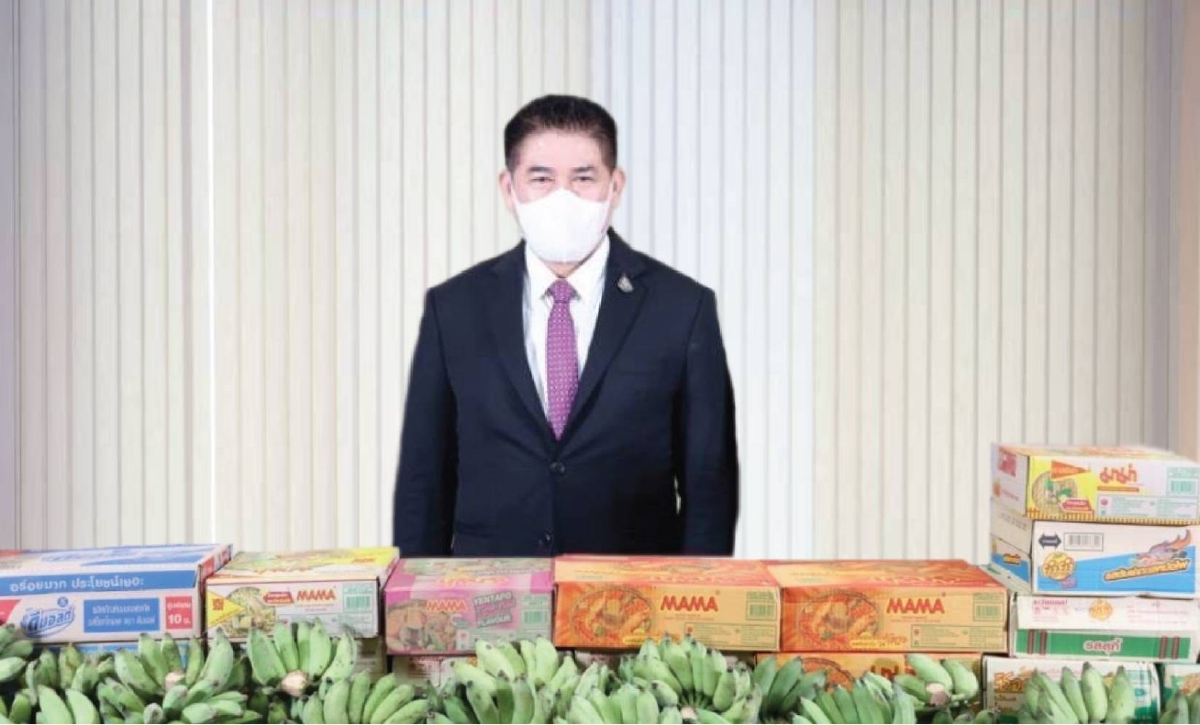 ร.อ.ธรรมนัส พรหมเผ่า อดีตรมช.เกษตรและสหกรณ์ โพสต์ภาพเตรียมนำสิ่งของและกล้วยช่วยผู้ประสบอุทกภัย