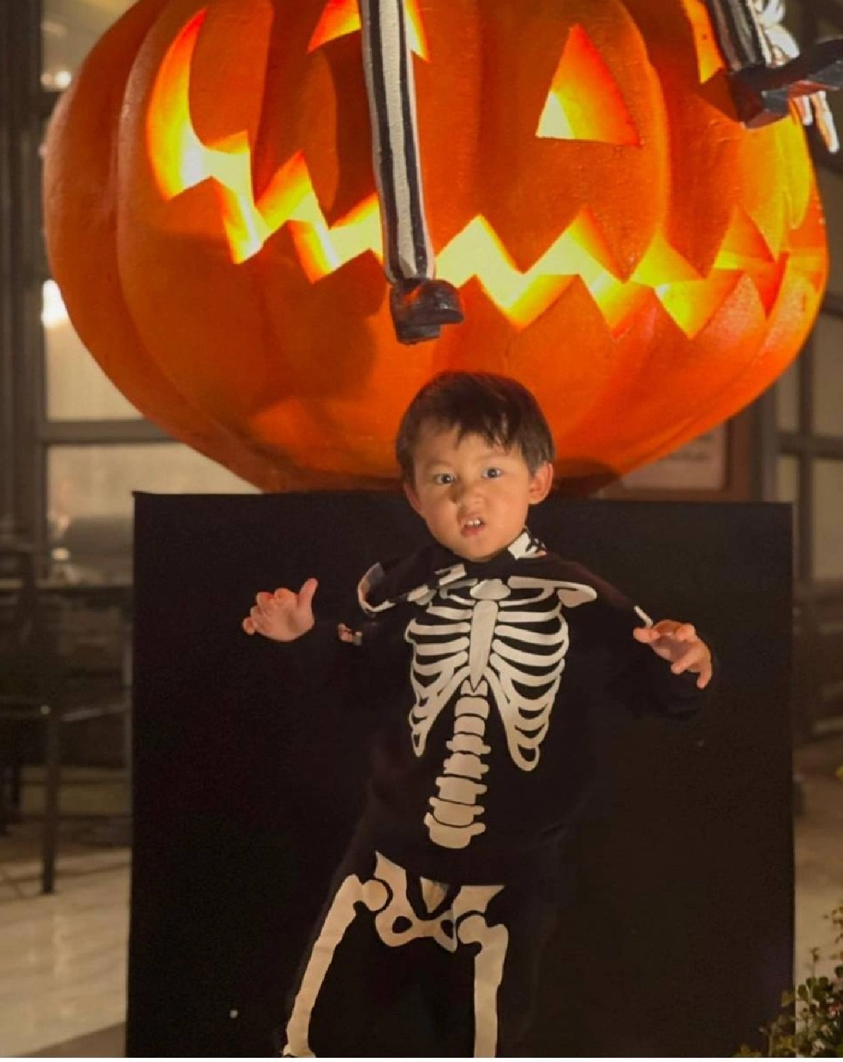 ลูก-หลานเซเลบ แปลงกายเป็นผีน้อย ฉลองฮาโลวีน