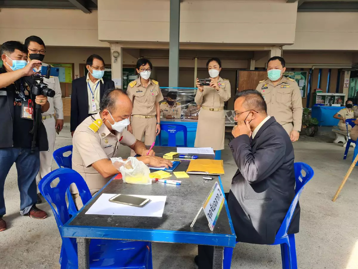 รับสมัคร "เลือกตั้ง อบต." วันแรก หลายแห่งคึกคัก โคราช ผู้สมัครฟัดกันนัว