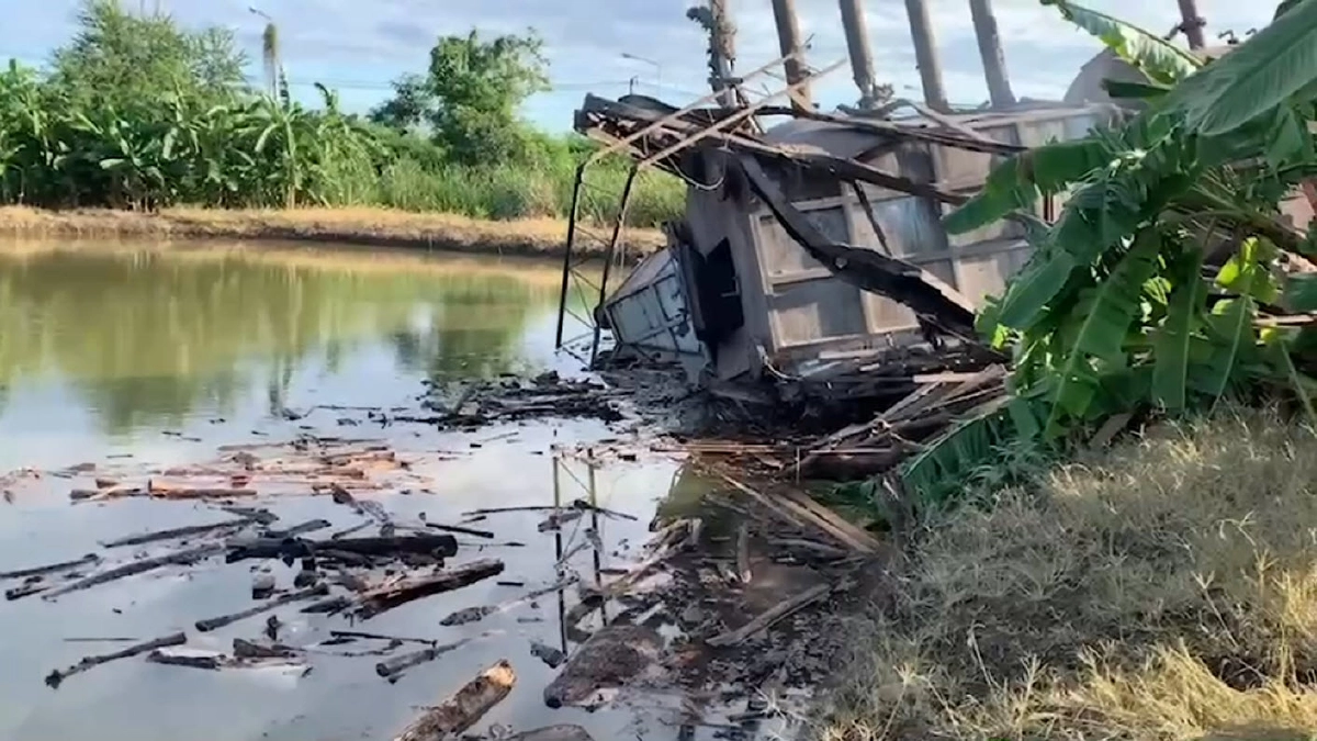 เตาต้มน้ำ"รง.เส้นก๋วยเตี๋ยวระเบิด" อัดคนงานกระเด็นดับ 1 เจ็บ 1