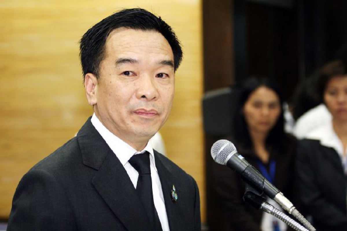 ยงยุทธ ติยะไพรัช  อดีตรองหัวหน้าพรรคพลังประชาชน(ถูกยุบพรรคไปแล้ว )  และประธานสภาฯ