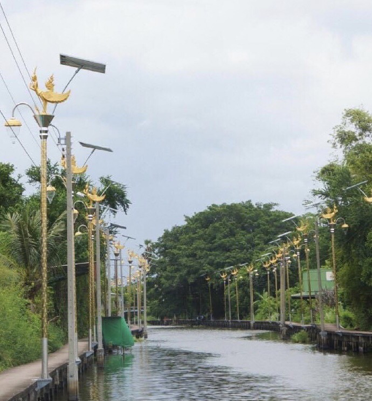 เสาไฟกินรี