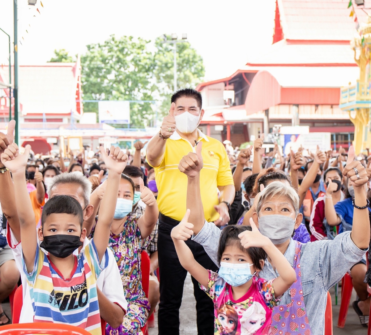 ร.อ.ธรรมนัส พรหมเผ่า เลขาธิการพรรคพลังประชารัฐ ลงพื้นที่ช่วยเหลือประชาชนที่ประสบอุทกภัย 