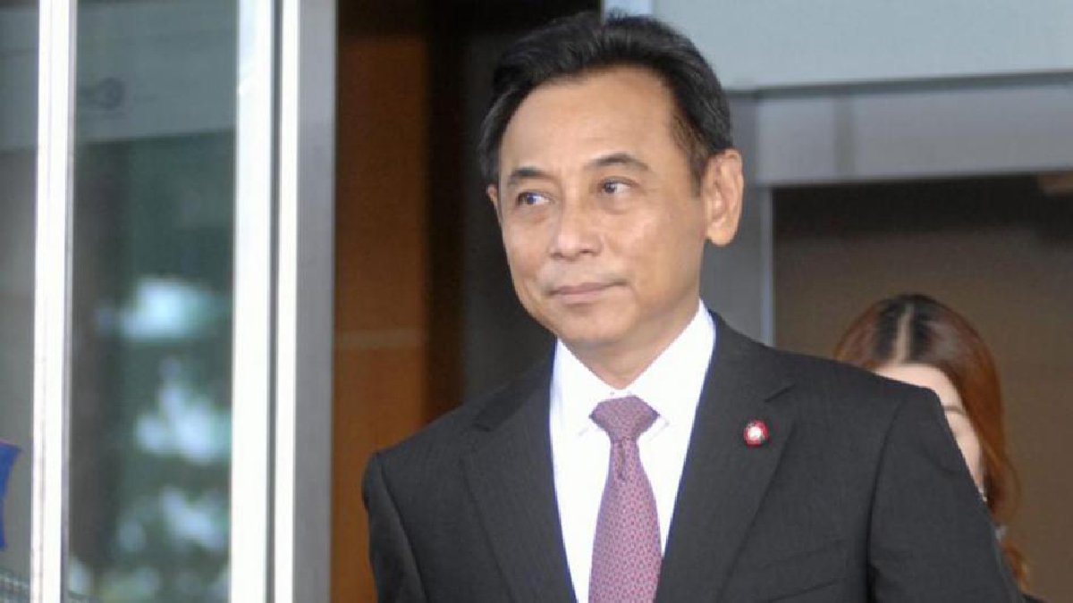 บุญทรง เตริยาภิรมย์  อดีตรมว.พาณิชย์  ถูกคุมขังจากคดีทุจริตจำนำข้าว เป็นเวลา 42 ปี 