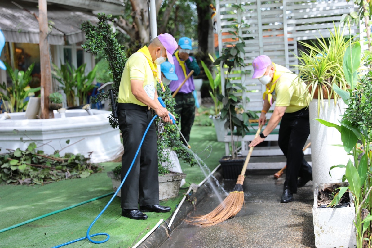 ผบ.ทบ.นำจิตอาสาร่วมบำเพ็ญประโยชน์เนื่องใน"วันคล้ายวันสวรรคตรัชกาลที่9"