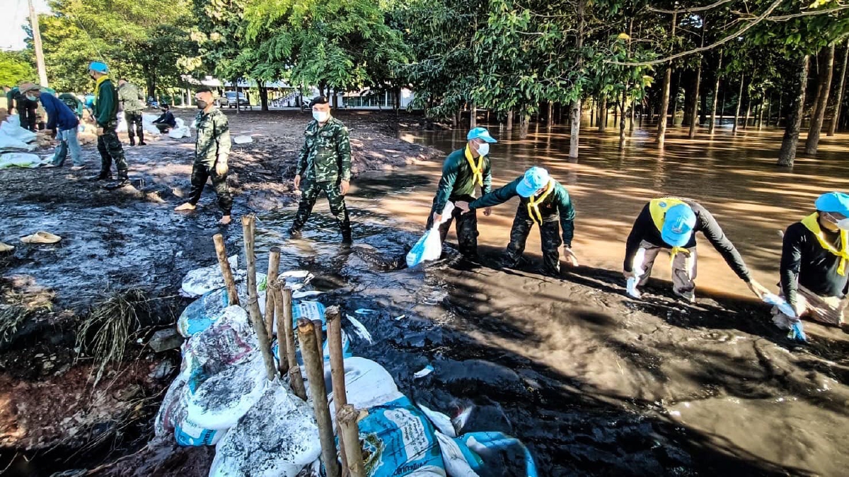 "นายกฯ" หวั่นพายุ 2 ลูกซ้ำชาวบ้าน สั่งกองทัพเฝ้าระวังพื้นที่เสี่ยง