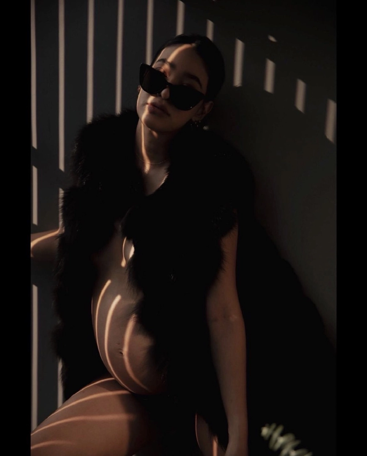 "พิตต้า" เผยแฟชั่นคุณแม่ก่อนคลอด สวยเซ็กซี่มาก จนไฟแทบลุกไอจี