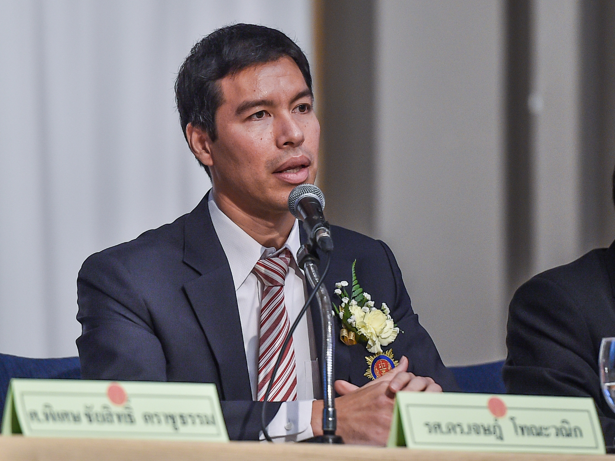 "ไพบูลย์ นิติตะวัน" เลิกพรรคการเมือง แต่ได้ประโยชน์ทางการเมือง