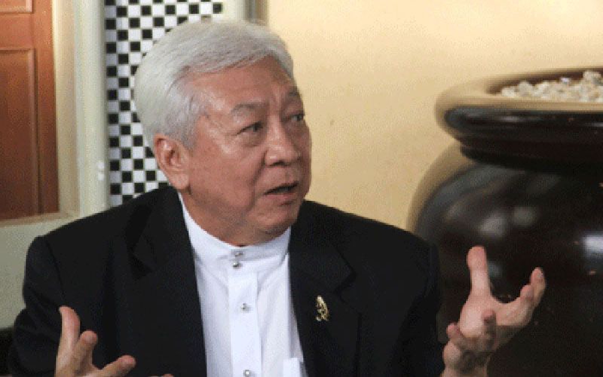 พิเชษฐ์  สถิรชวาล ส.ส.พรรคประชาธรรมไทย   