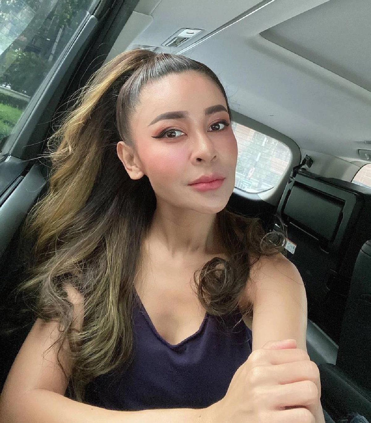 ส่องบ้านหรู "เป็กกี้ ศรีธัญญา" มุมสระว่ายน้ำใต้กระจกดูดาวสุดอลังการ