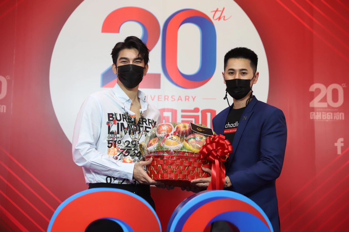ประมวลภาพ “มิว - แตงโมง - จา - เฟิร์ส” นำทัพคนบันเทิง ร่วมอวยพร 20 ปี คมชัดลึก