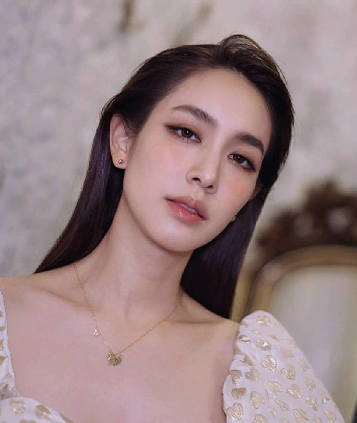 จับตาความสัมพันธ์ "โอ๊ต-มิน" หลังมีเพจดังใบ้ พี่หมีตามจีบนางเอกยิ้มสวย