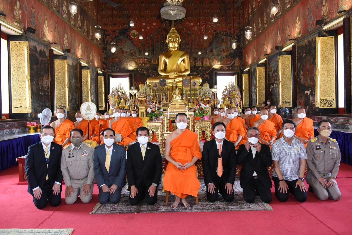 รมช.มหาดไทย  ถวาย “โฉนดที่ดิน” 64 ไร่แก่วัดสระเกศฯ