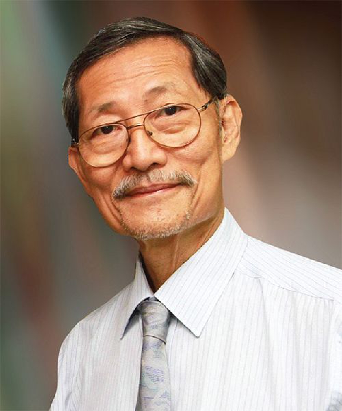 รศ.โคทม อารียา  อดีตกรรมการการเลือกตั้ง  (กกต.)