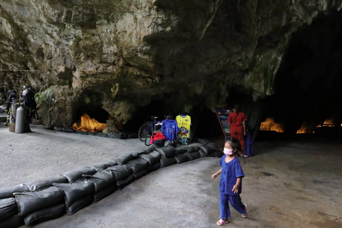 "ถ้ำหลวง" จ.เชียงราย เปิดให้เข้าชมโถง 1 เป็นวันที่สอง (มีคลิป)
