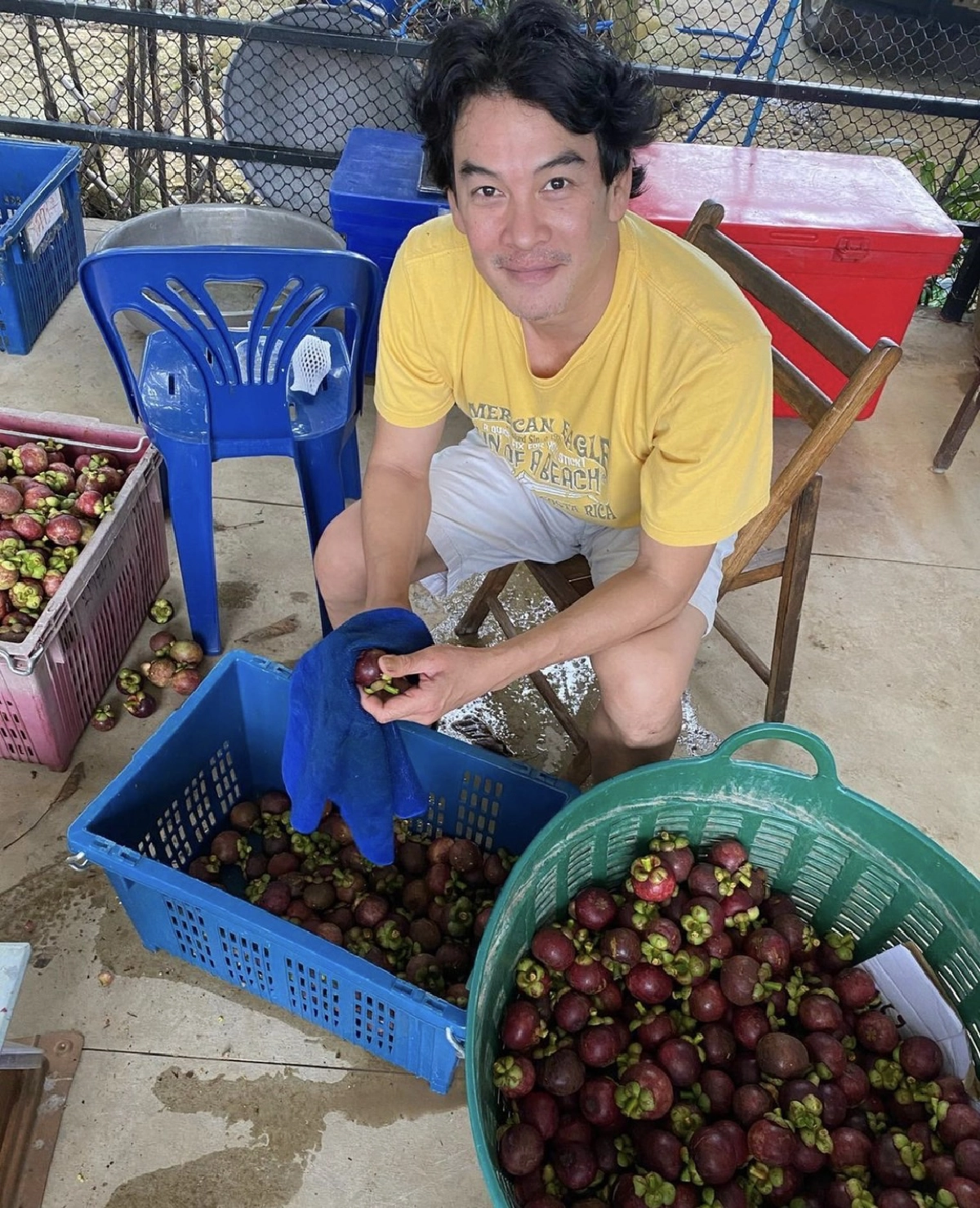 "ชาคริต" บอกอายุ 60 อยากใช้ชีวิตเป็นชาวสวน รับอยากได้ลูกสาวเพิ่มอีกคน