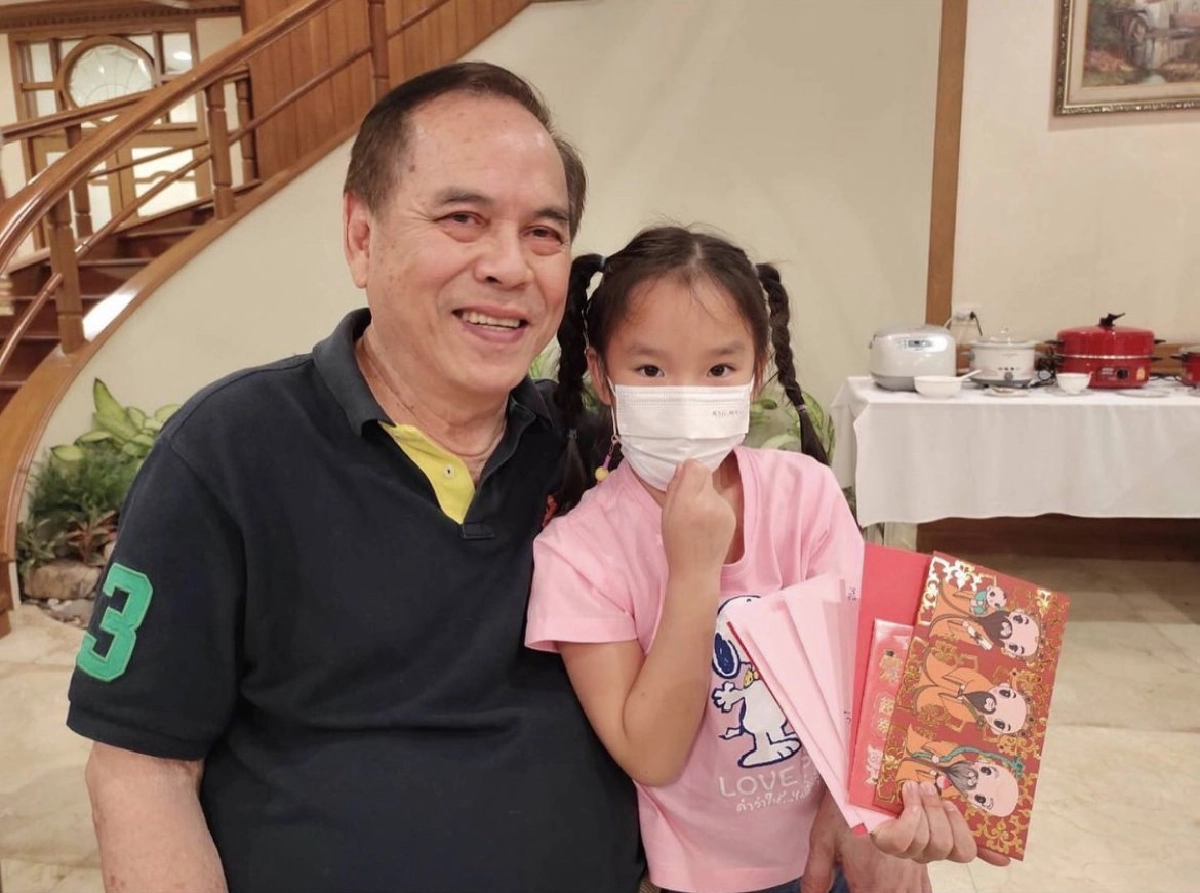 คุณปู่ไพวงษ์ คิดถึงหลานสาว "น้องปีใหม่" หลังโควิด-19 ทำให้ไม่เจอหลายเดือน